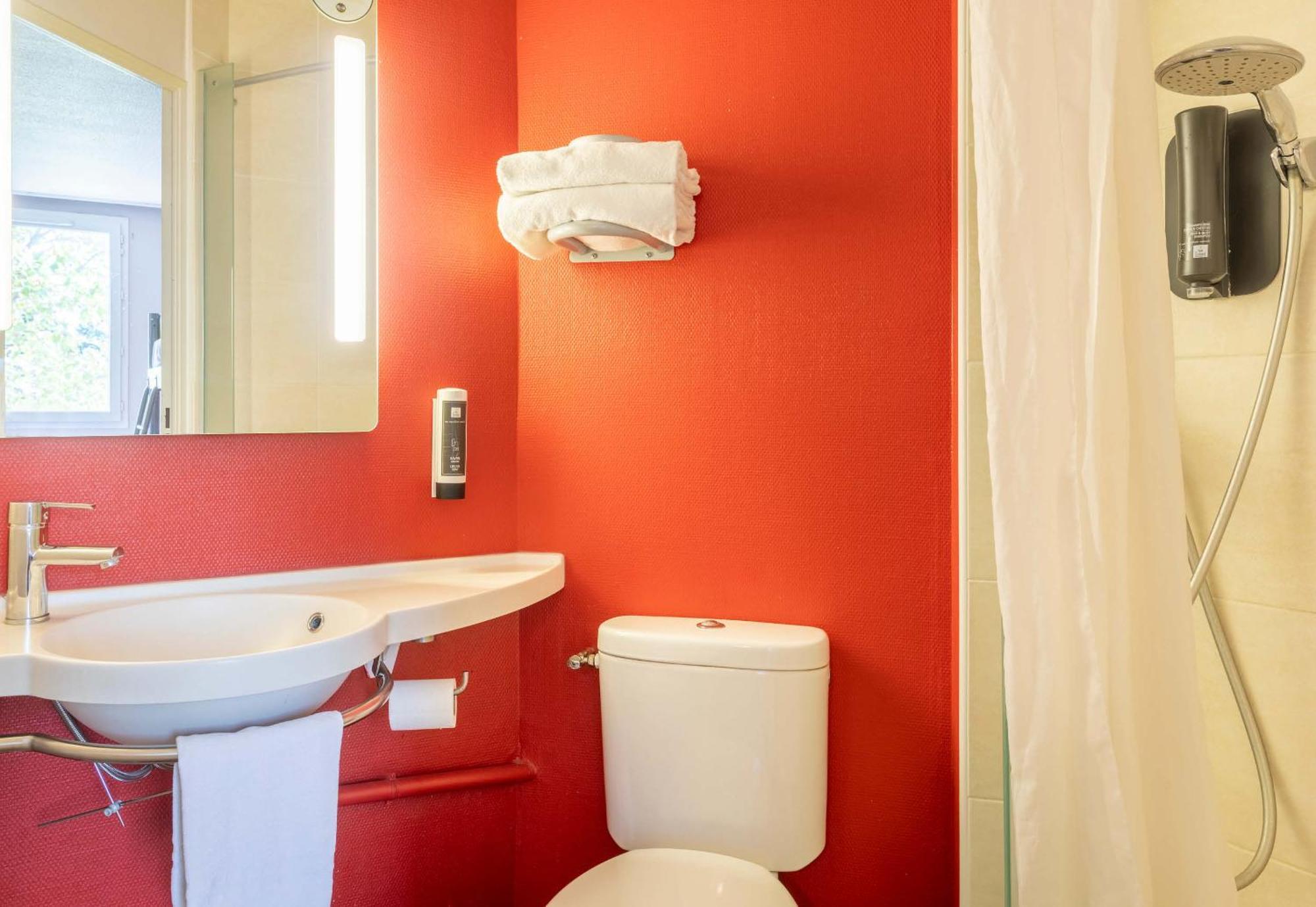 B&B Hotel Toulon オリウル エクステリア 写真